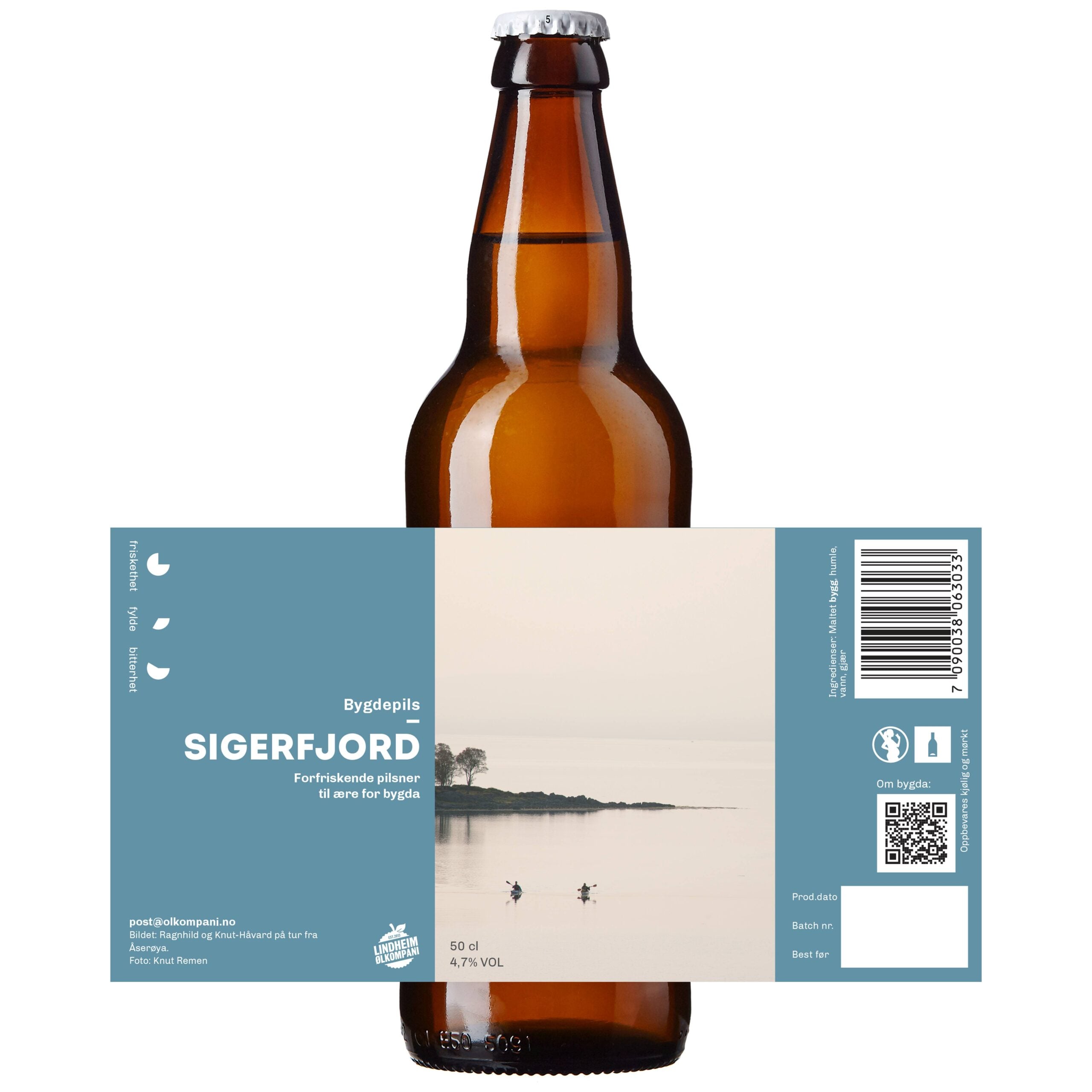 Alt-tekst: Flaske med Sigefjord bygdepils, en forfriskende pilsner med 4,7% alkohol, designet for lokal nytelse.